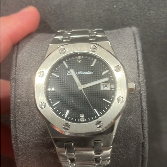 Silver and Black Chronograph Men\'s Watch
